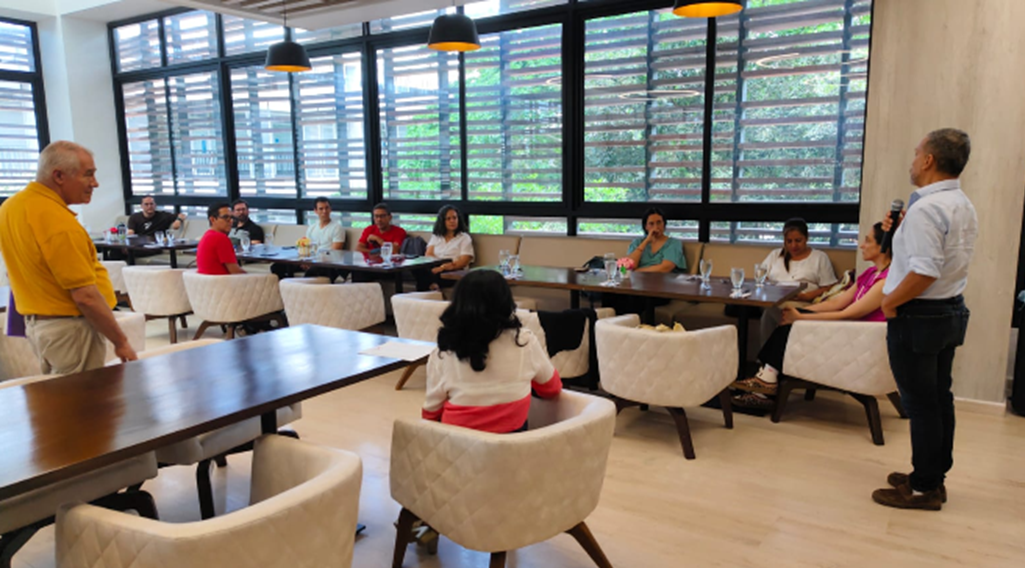 Foto de la reunión de docentes